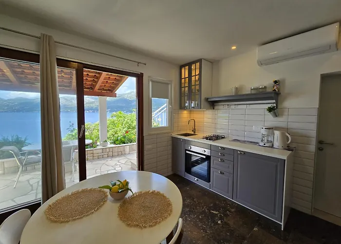 Sunset Apartment *